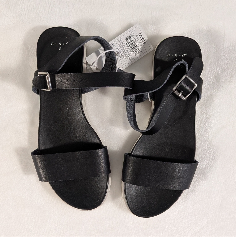 ❤️ 2017 A New Day Black And White Sandals Size 6 (Flawed)